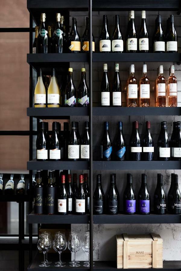 Hotel Zagame'S House Melbourne Zewnętrze zdjęcie Wine bottles