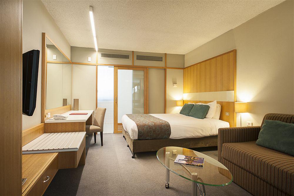 Hotel Zagame'S House Melbourne Zewnętrze zdjęcie A room at the Hilton London Heathrow